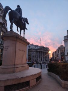 Duke Wellington and Mansion House with red sky